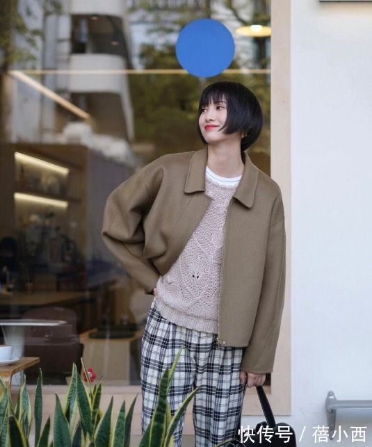 半身裙 简约、精致、优雅、高级,这就是“毛呢外套”穿搭的范,值得参考