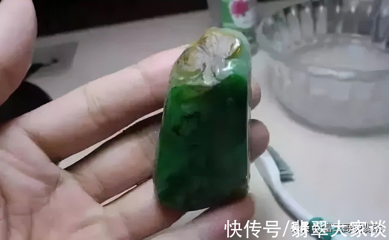 黄翡$玉赏俏色巧雕,让翡翠焕然一新的神奇技法