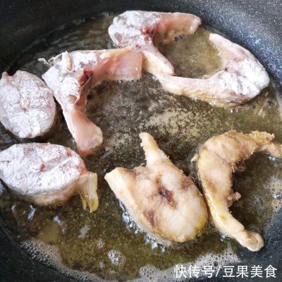  黄焖鱼块--鱼块鲜嫩汤汁浓稠，比黄焖鸡还好吃