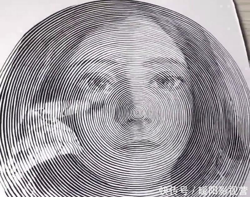 圈圈|美术生纸上转圈圈,开始以为画蚊香,成画阿丽塔效果炸裂