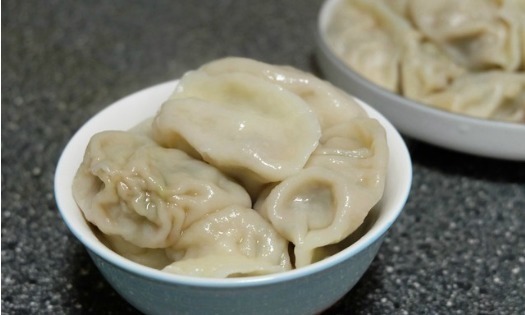 猪肉芹菜馅|冬天最爱吃饺子,妈妈这么调馅,连挑食的女儿都爱吃了!