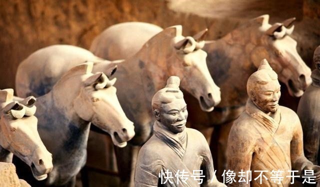 考古学家&秦始皇兵马俑是用真人烧制而成这尊裂开的兵马俑,揭开所有谜底!