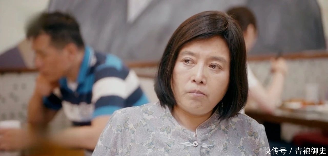 父母|女儿控诉父母让自己养弟弟,父母回复:“你就是一个白眼狼”