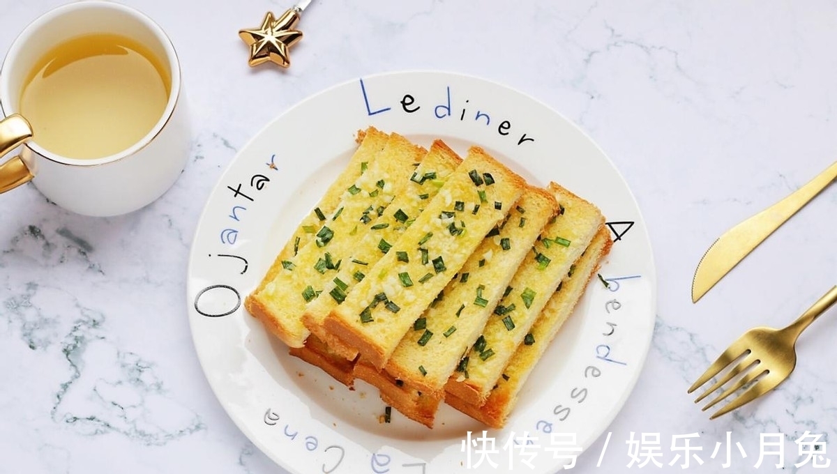 蒜泥|吃剩下的吐司再加工，做成蒜蓉吐司条，大人孩子都爱吃
