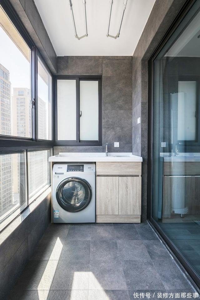 现代风|94平现代风三居室,拆了沙发墙做了一个玻璃书房