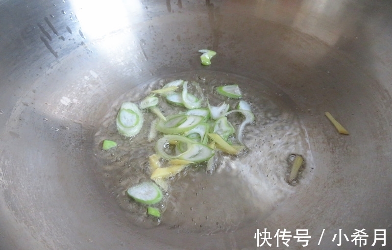 味道|回娘家,我给70岁的妈妈炒了土豆丝,妈妈:还是以前的老味道!