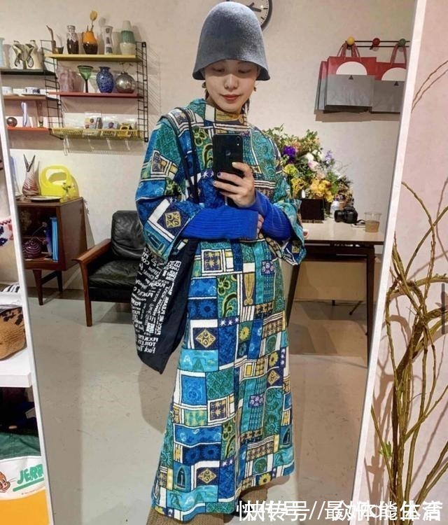 年代感 现在的潮人只有2种穿古着的和穿新衣服的!