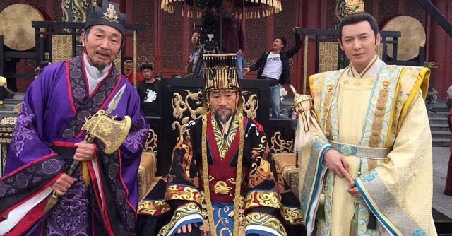 朱元璋|同是群雄并举,李渊起兵仅一年就敢称帝,朱元璋却为何要多等等?