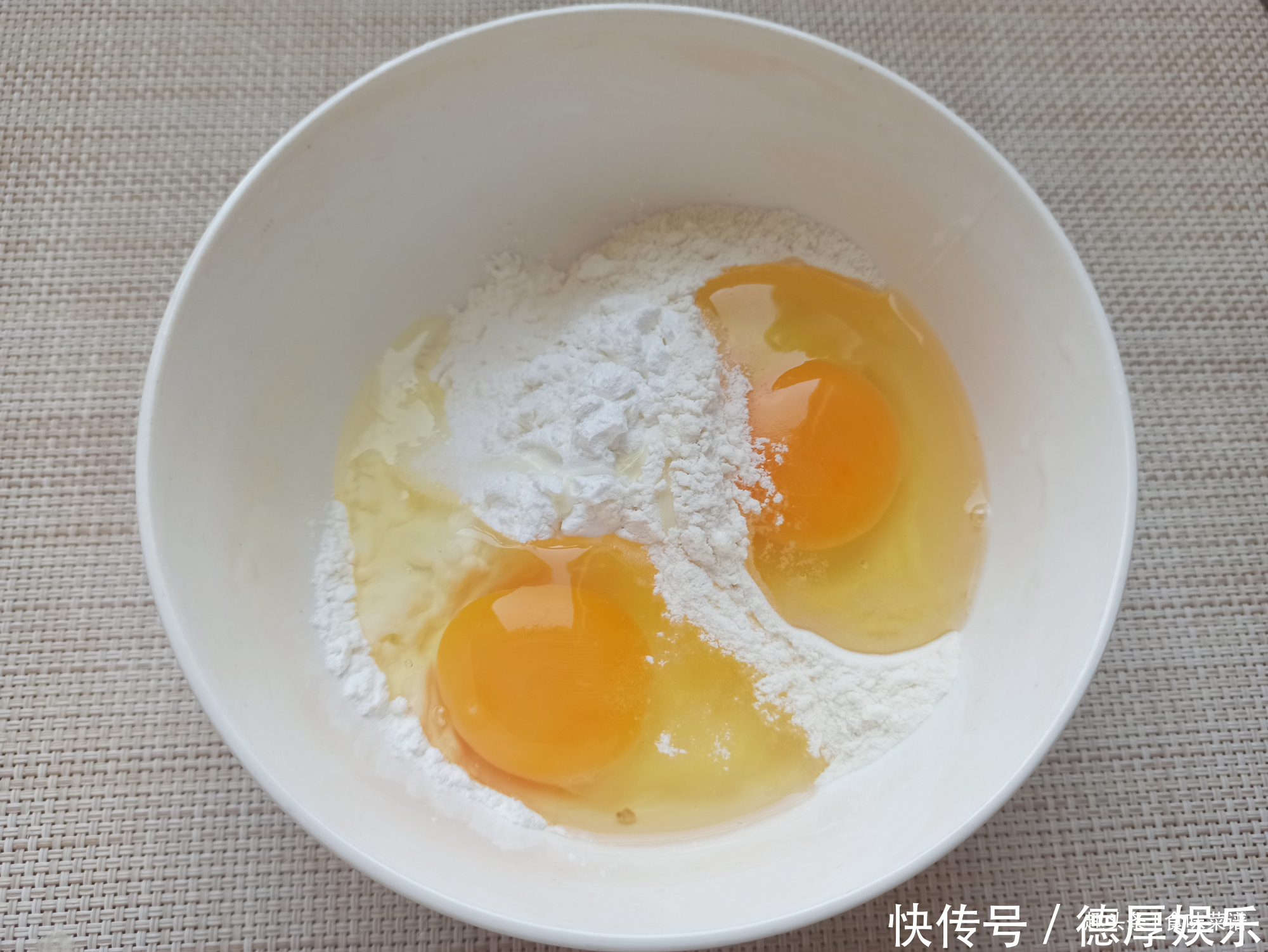 炸带鱼直接下锅就错了,只需多做3步,出锅外酥里嫩,好吃没腥味