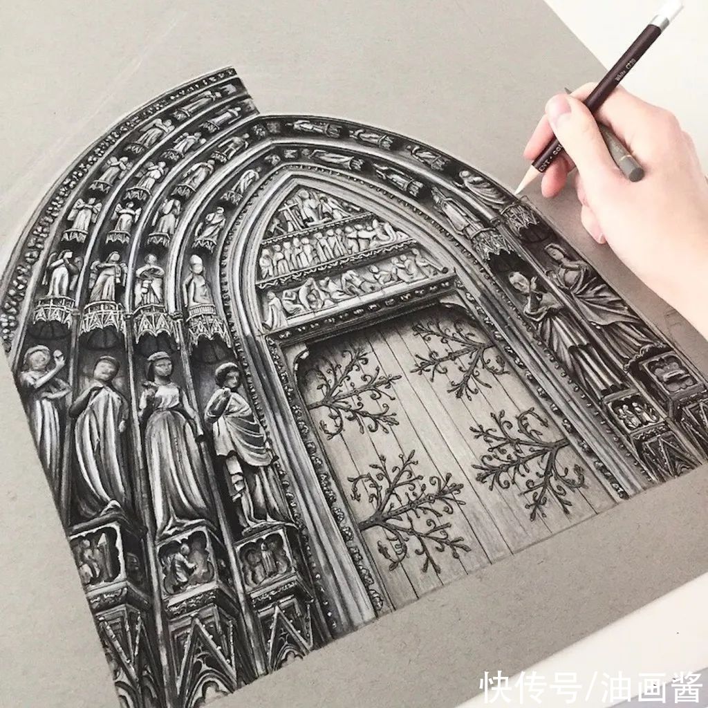 素描@英国女孩手绘哥特式建筑，复杂精致的素描令人吃惊，质感绝了