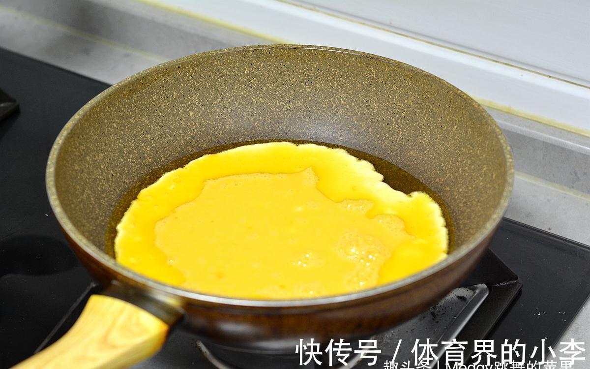 最近蔬菜有点儿小贵,试试素三鲜饺子,换着花样天天吃不腻