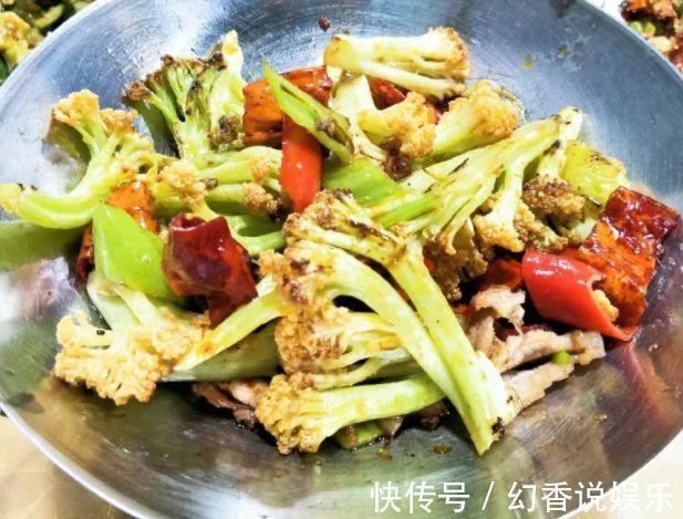 炒花菜的第一步不是焯水，只要这一步，花菜又香又脆，十分下饭