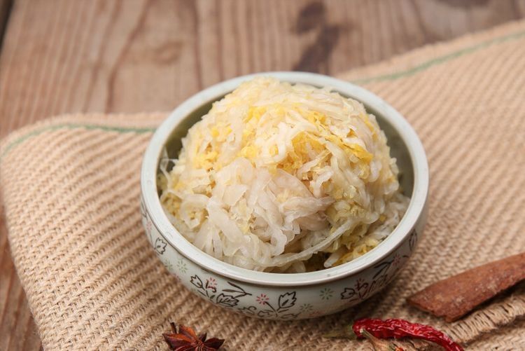 腌东北酸菜，不要直接抹盐，谨记3个诀窍，酸爽脆嫩，不会发霉