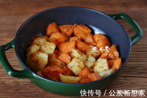 鸡翅|母子二人的午餐，在朋友圈火了，鸡翅大虾一锅烩，收到点赞无数