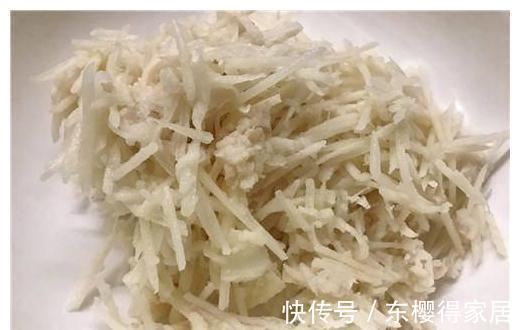 莲藕|儿子最馋这莲藕做法，金黄酥脆有嚼劲，一次能吃3个，简单快手