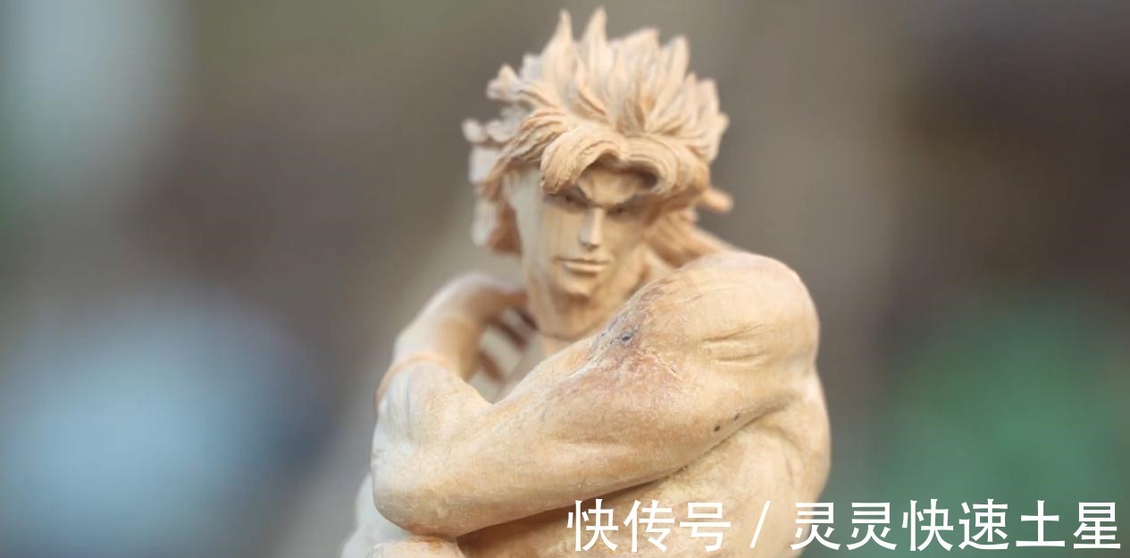 B站|央视点赞B站72岁up主,结合传统木雕和二次元,手办栩栩如生