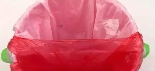 垃圾桶|把洁面瓶放到垃圾桶里，不需要买垃圾袋，一年可以节约数百个