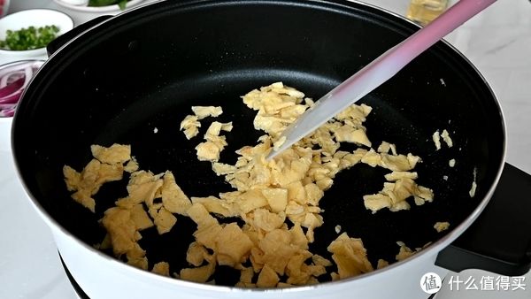 吃一次就上瘾的炒土豆粉,一周吃十次都不够,柔软筋道、鲜美四溢的土豆粉,