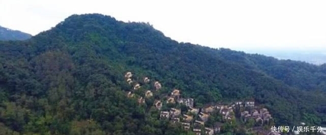 老年|四川大山里发现一片别墅区,周围便是原始树林,远离城市喧嚣