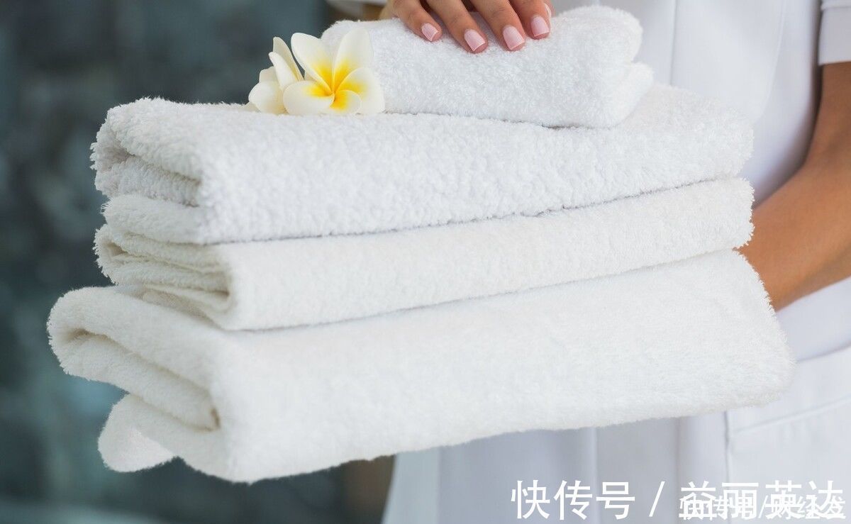 毛巾用久了就会变得发硬扎脸?4种方法轻松让你的毛巾恢复柔软