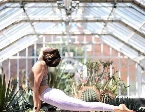 丰胸|瑜伽人超爱的后弯体式,丰胸美背,打开心轮,改善含胸驼背