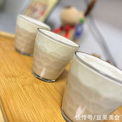 奶茶|春日限定，家庭版奶盖焦糖奶茶