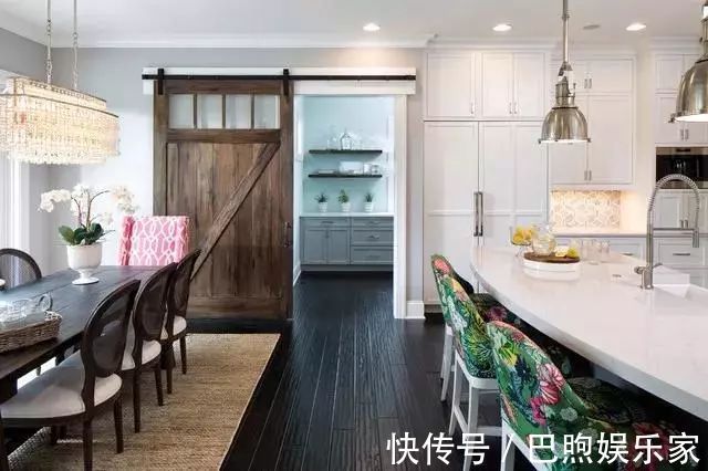 推拉门|厨房还是“推拉门”现在流行“这种门”，关得紧又好看！