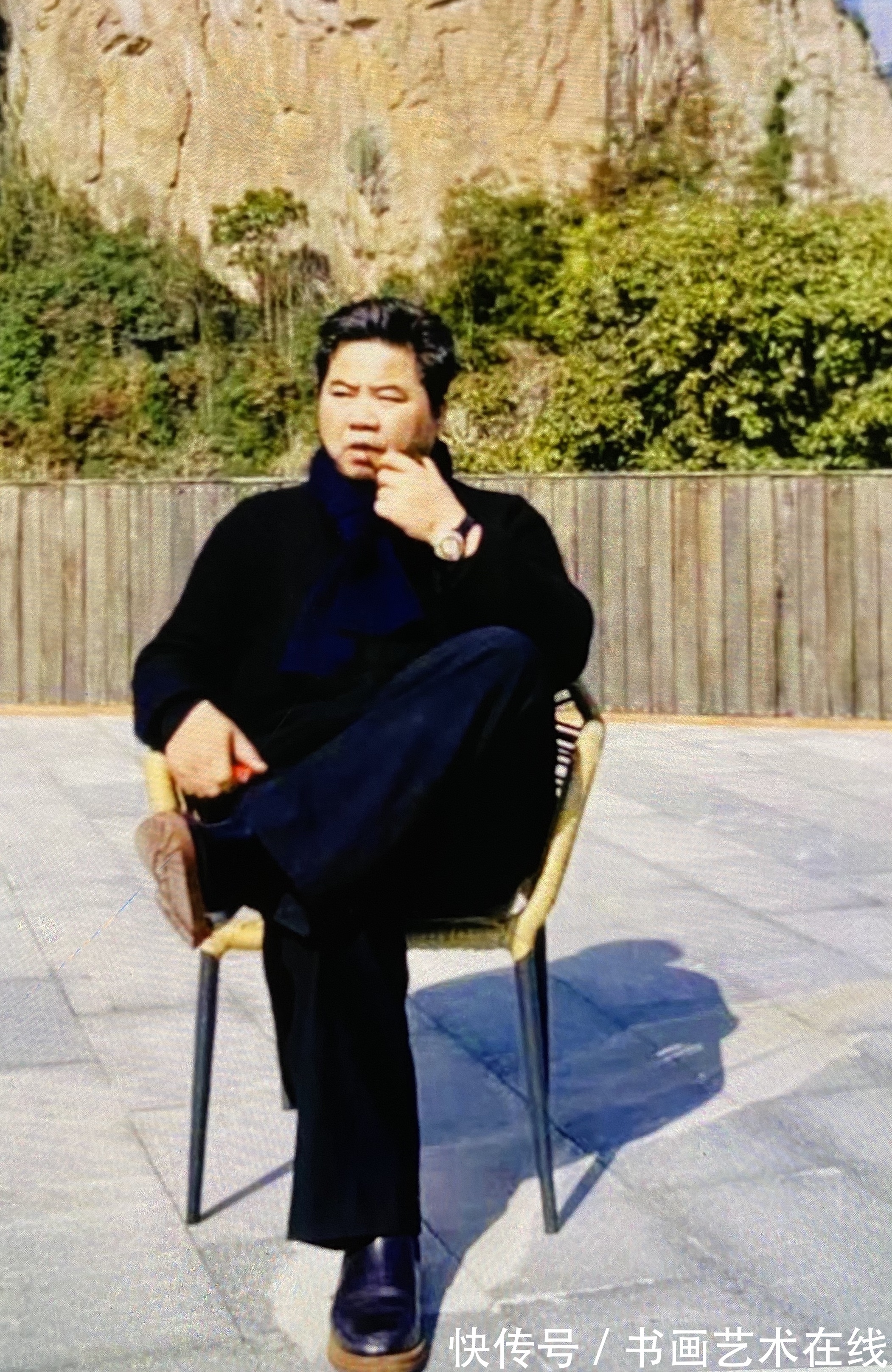 鹰石图!国画大师朱祖国妙笔画雄鹰、笔墨尽显大师风范