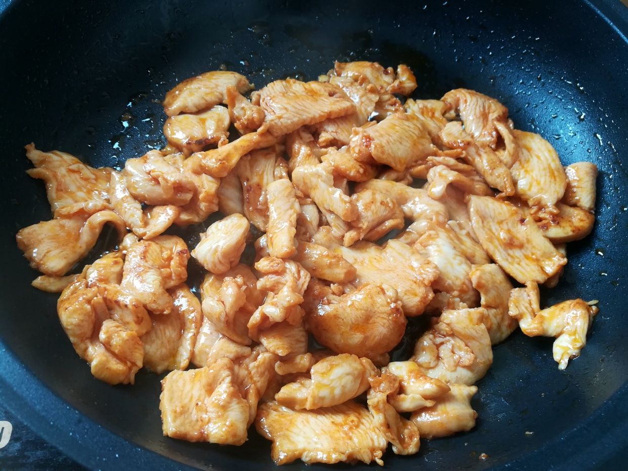 冬天吃山药白菜,都不如多吃它,我家每年囤一箱,炒菜炖肉都好吃