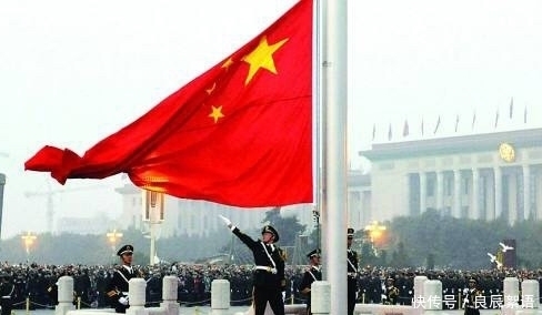 ?天安门前的国旗,为啥只升到28.3米?其中的