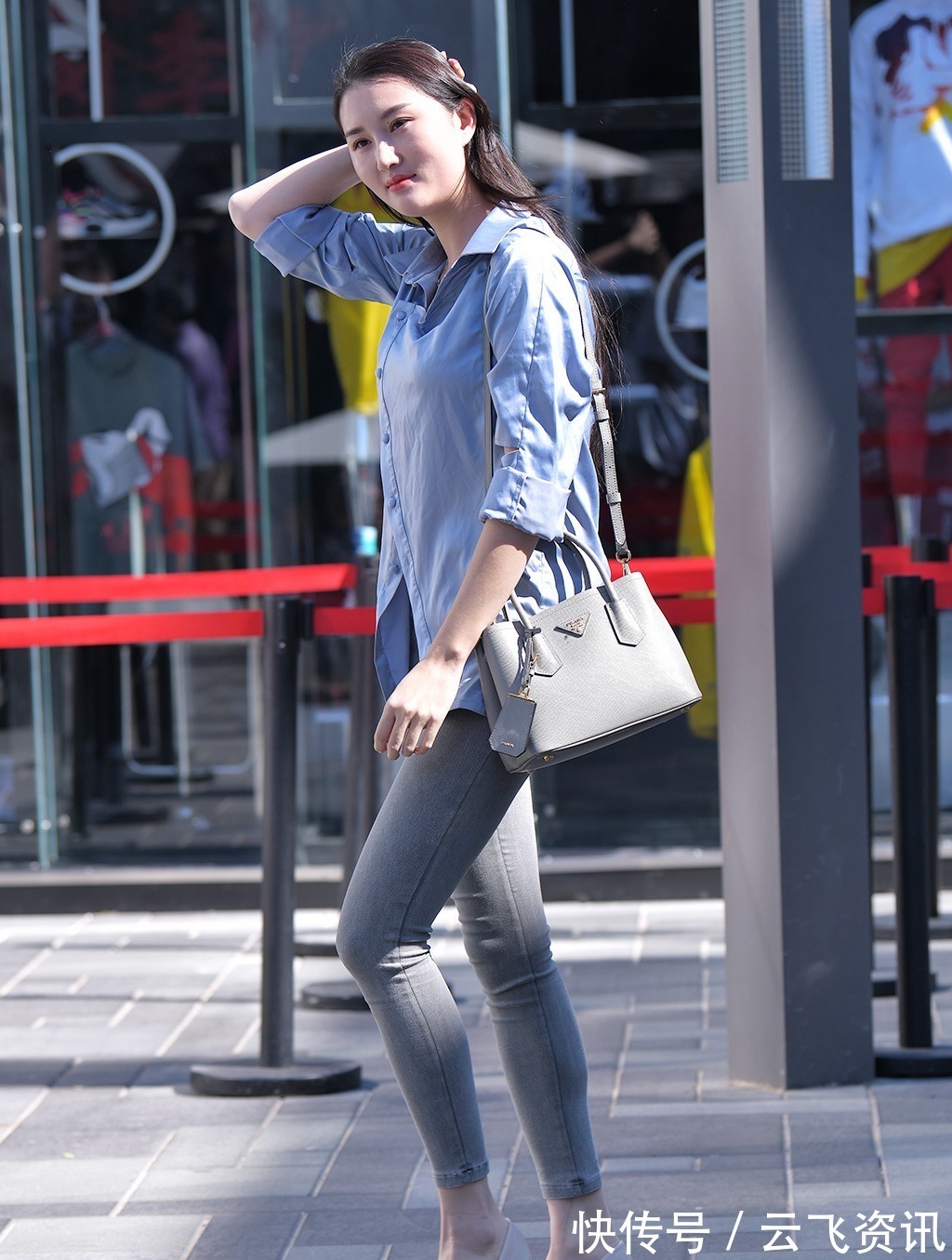 活力感 衬衫配牛仔裤,穿出初秋简单的美,时尚干练又显成熟的气韵