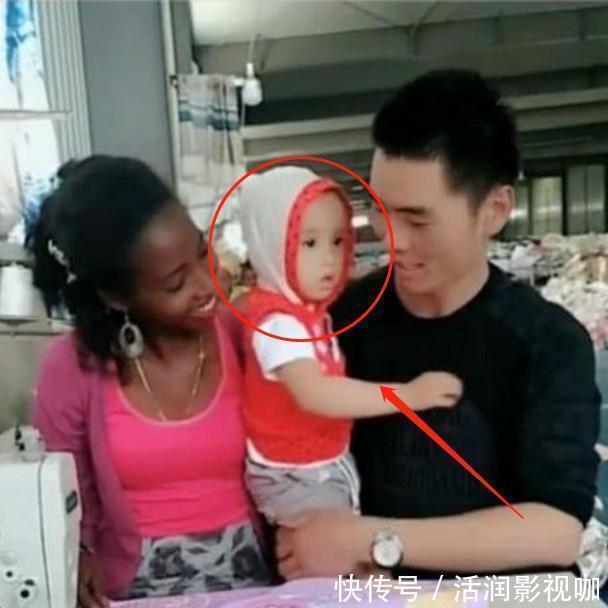 爸爸|非洲妈妈的基因败了！生出白净宝宝，中国爸爸乐开花就是这么强