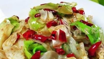 炒包菜时,万万不要直接下锅多加这1步,包菜更翠绿,还不出水