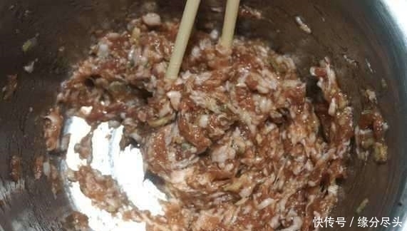 芋头|教你做这款饺子: 不用面粉不用擀皮! 滑溜溜! 一口一个!