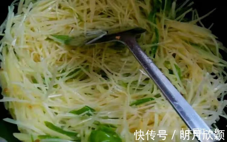 时机|炒土豆丝好不好吃,关键在于加醋的时机!这步做不对,难怪不好吃