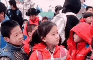 小女孩|7岁女孩微微一笑倾国倾城,面对巨大经济诱惑,父母的回应太意外