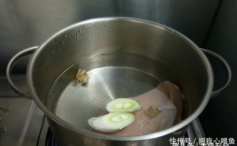 五元钱鸡胸肉做成待客菜,酸辣微甜回味足,上桌秒光