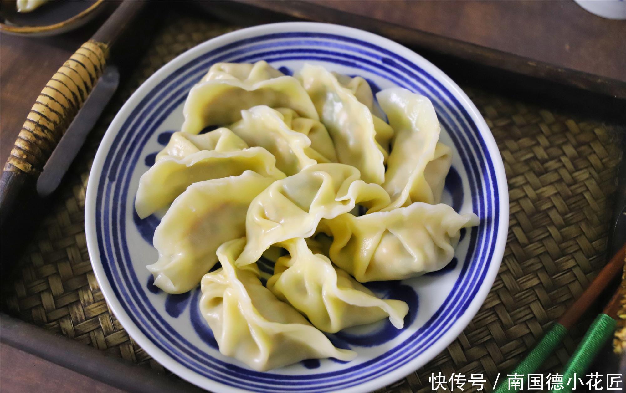 冬季，此菜正当季，用来包饺子，鲜嫩多汁，比纯肉的好吃，真鲜