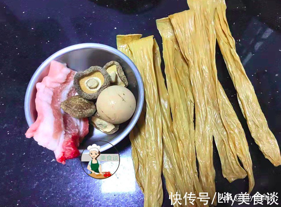 冬天，五花肉和它是绝配，泡软一煎一焖，简单又营养，多给孩子吃
