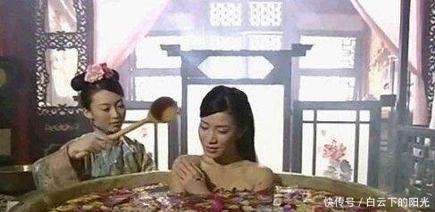 揭秘|揭秘:苏麻拉姑为何一辈子都很少洗澡、喝洗澡水的原因!