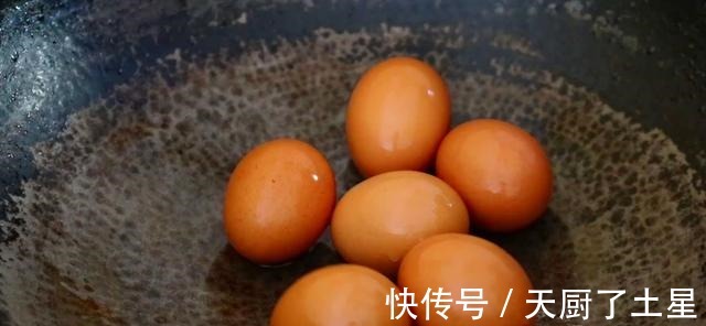 冰糖|这才是鸡蛋最好吃做法,一次做10个,出锅流口水了,真过瘾!