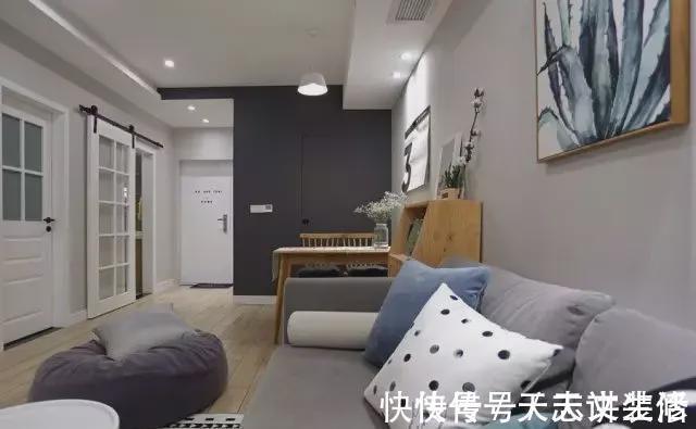 主卧室|55㎡的小户型竟然一点也不挤，主卧室还有个大衣帽间！