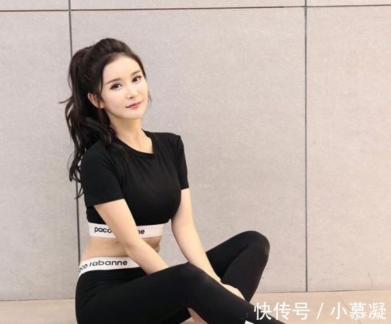 丰满|丰满的打底裤美女,举手投足间尽显女性韵味!多肉才是真的美