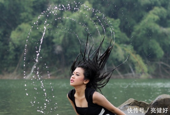 教你4个小妙招,轻松解决头发爱出油问题