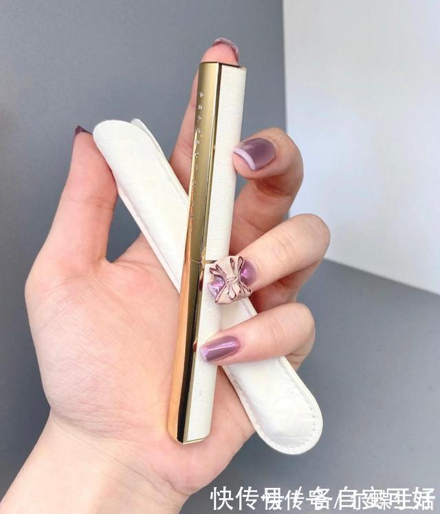 唇部|国货口红“真不行”完美日记被吐槽,花西子风评差,难怪用大牌