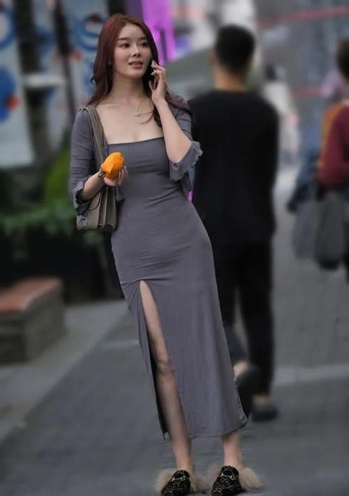 连衣长裙|时尚抹胸连衣长裙,搭配独特的皮拖鞋,穿出高贵优雅好气质