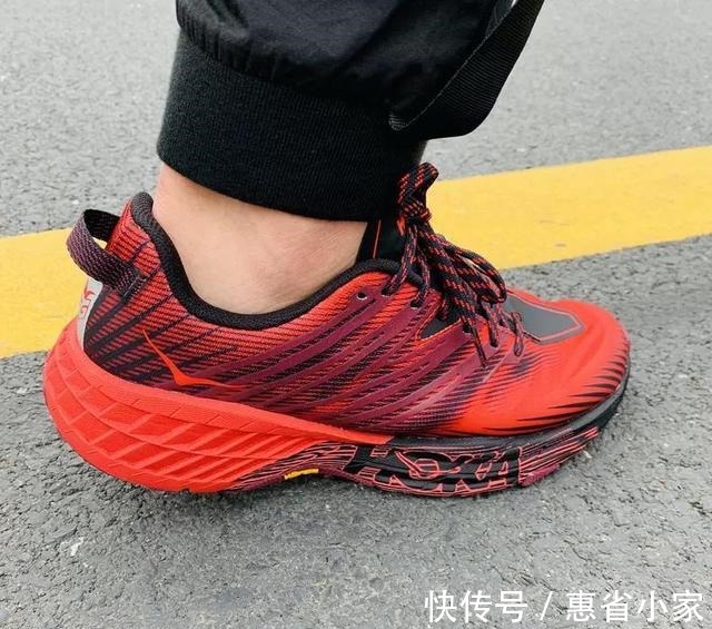 越野 越野潮搭两不误,Hoka飞速羚羊4测评!