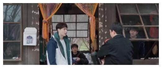 張子楓|張子楓泡茶迎接楊紫,楊紫質(zhì)疑不洗茶,張藝興區(qū)別對待暴露關(guān)系