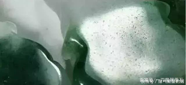 颜色|你的飘花翡翠是真的还是染色品,看了这篇你就懂!