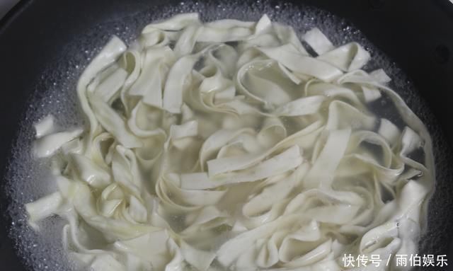 葱油拌面怎么做才好吃记住4步就可以,懒人做法,家人都爱吃